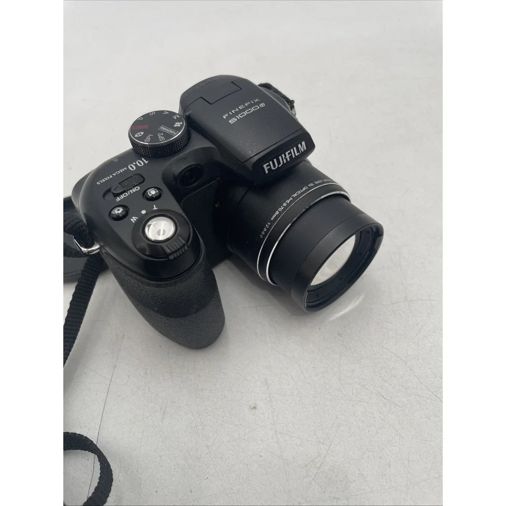 Fujifilm FinePix S1000fd Digital Camera 10.0MP 12X Zoom+Batteries+SD Card-TESTED